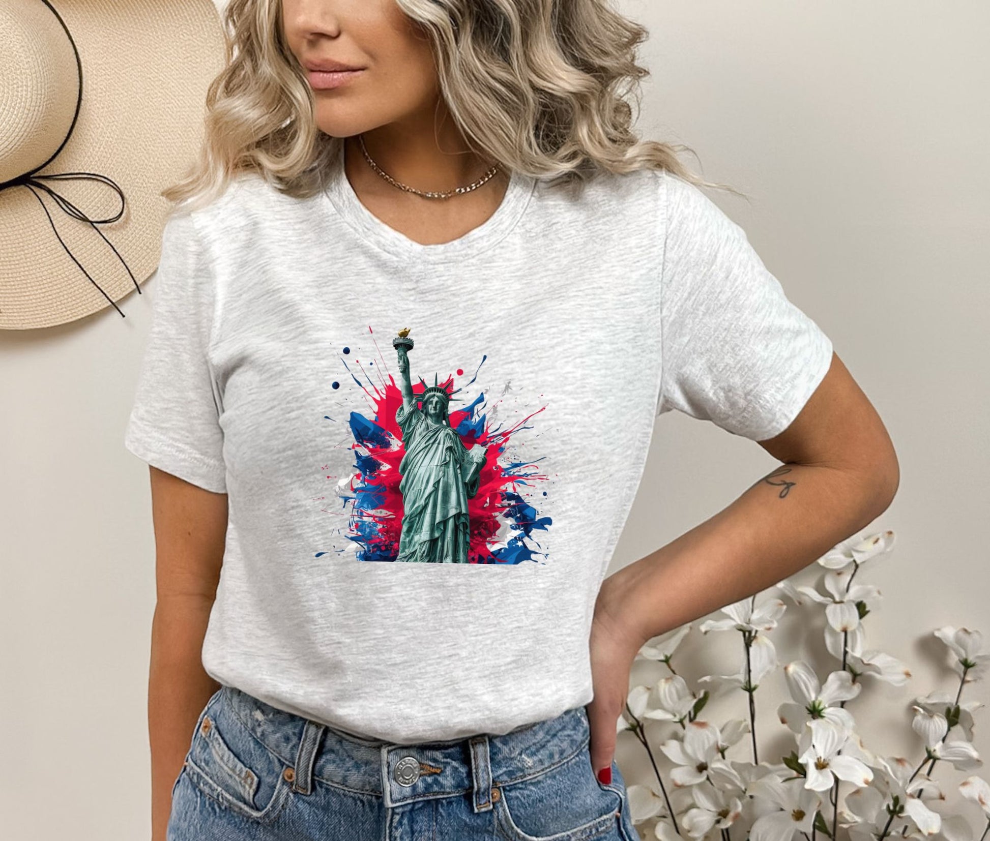 Statue of Liberty and Flag Colors Ash T-Shirt