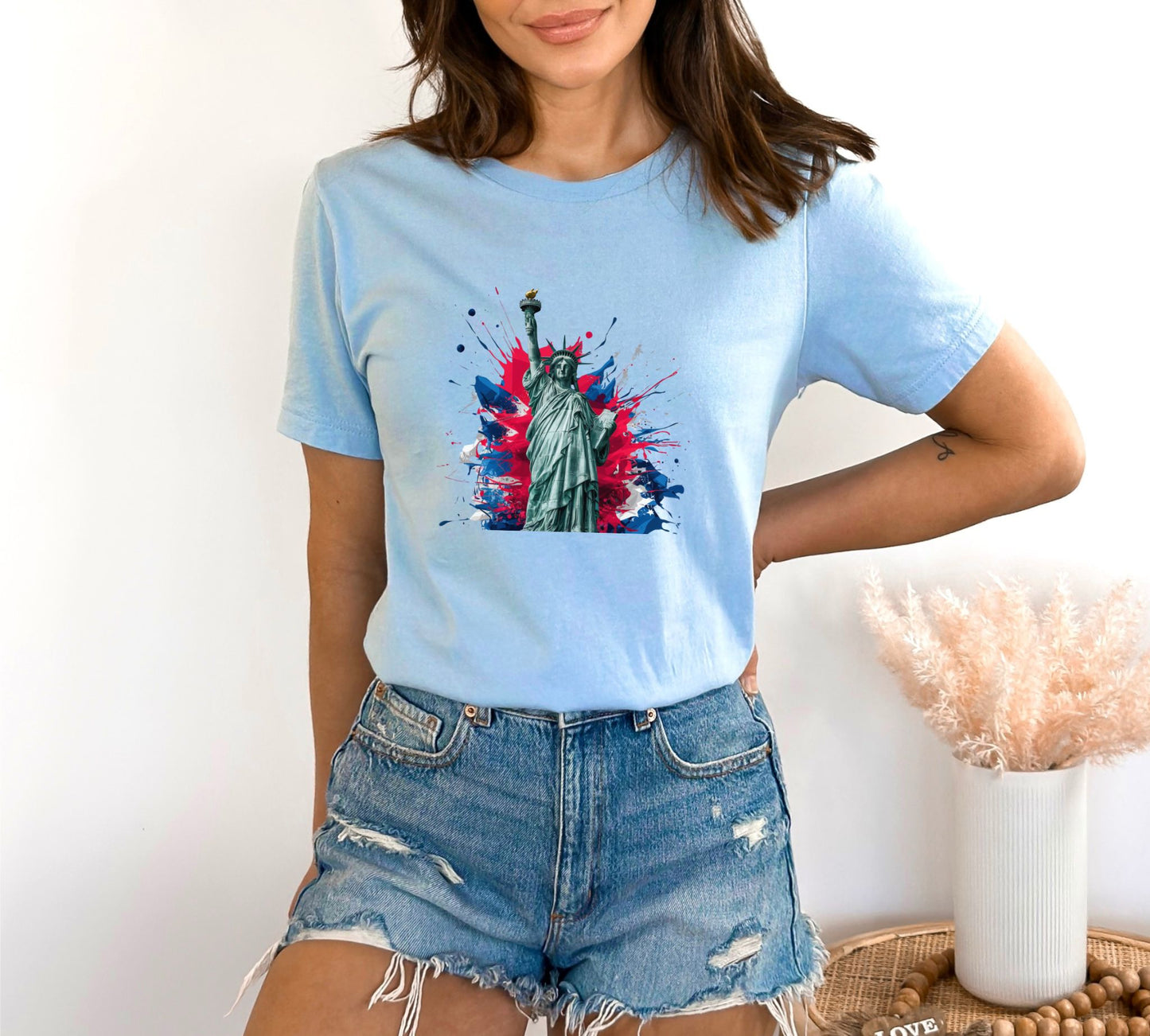 Statue of Liberty and Flag Colors Light Blue T-Shirt